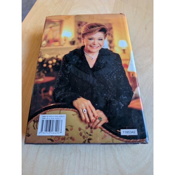 🎃Two Little Girls in Blue by Mary Higgins Clark - Picture 2 of 2